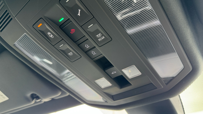 Volkswagen Touareg 3.0 V6 TDI 4Motion Black Edition 5dr Tip Auto Diesel Estate